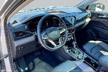 2022 Volkswagen Taos Highline - Photo 2