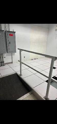 Plancher surélevé 2124 pi² avec piédestaux - Photo 7