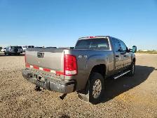 2013 GMC Sierra 2500HD - Photo 4