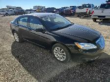 2012 Chrysler 200 - Photo 2