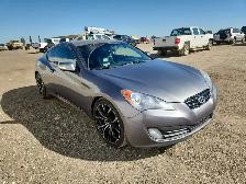 2010 Hyundai Genesis Coupe - Photo 2