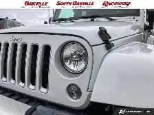 2017 Jeep Wrangler SAHARA | 4 DOOR | CLEAN CARFAX | BIG RIMS/TIR - Photo 8