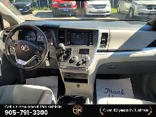 2018 Toyota Sienna LE | AWD | Power doors - Photo 9