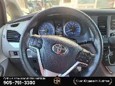 2018 Toyota Sienna LE | AWD | Power doors - Photo 10
