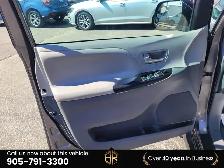 2018 Toyota Sienna LE | AWD | Power doors - Photo 30