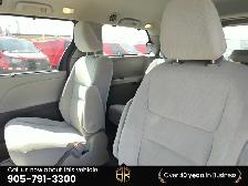 2016 Toyota Sienna LE | AWD | Power doors - Photo 25
