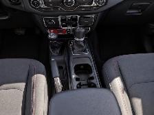 2026 Jeep Wrangler Rubicon RUBICON TRIM LEVEL AUTOMATIC - Photo 17