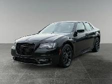 2023 Chrysler 300 Touring L