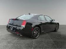 2023 Chrysler 300 Touring L - Photo 7
