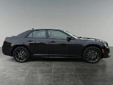 2023 Chrysler 300 Touring L - Photo 8