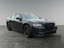 2023 Chrysler 300 Touring L - Photo 9