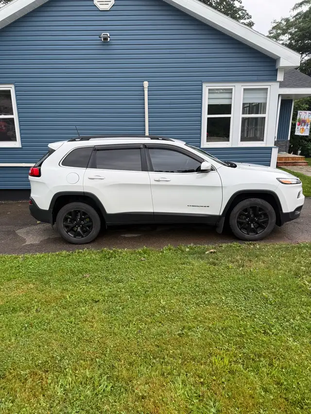 2016 Jeep Cherokee North