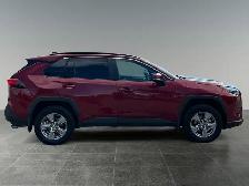 2024 Toyota RAV4 Hybrid XLE - Photo 8
