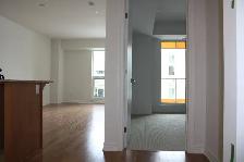Downtown Ottawa,Indoor Parking,One Bedroom Condo,In-Unit Laundry - Photo 2