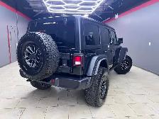 2025 Jeep Wrangler - Photo 2