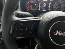 2025 Jeep Wrangler - Photo 11
