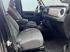 2025 Jeep Wrangler - Photo 16