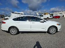 2015 Ford Fusion Hybrid - Photo 4