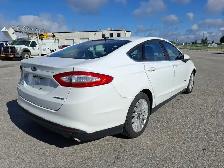 2015 Ford Fusion Hybrid - Photo 5