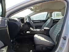 2015 Ford Fusion Hybrid - Photo 10