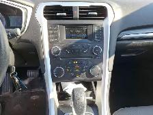 2015 Ford Fusion Hybrid - Photo 12