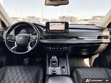2023 Mitsubishi Outlander PHEV SEL | LEATHER SEATS | PANO-ROOF - Photo 11