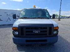 2012 Ford E-Series - Photo 2
