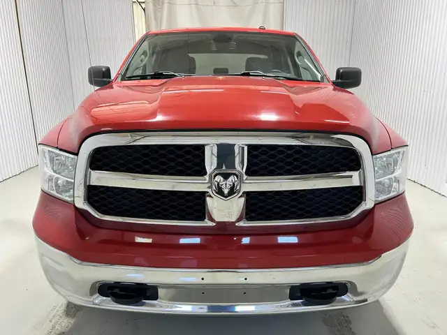RAM 1500 Classic SLT cabine d'équipe 4x4 caisse de 5 pi 7 po 202