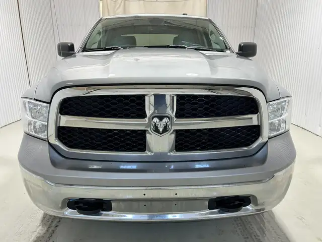 RAM 1500 Classic SLT cabine d'équipe 4x4 caisse de 5 pi 7 po 202