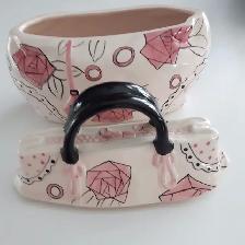 GRAND CONTENANT CÉRAMIQUE BLANC, ROSE NOIR 12'LAR 9'HAUT: $20.00 - Photo 2