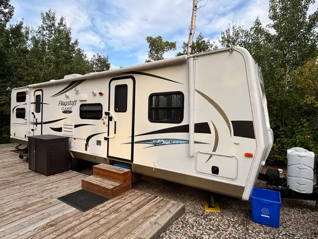 2012 Flagstaff Classic Super Lite Travel Trailer 831BHWS