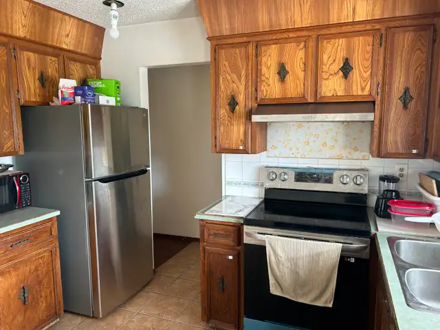 Rooms for rent cls ro Uoc and Brentwood/Dalhousie C train