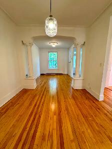 6½ Rosemont Gem, Spacious 3 Bedroom, fully equipped - Photo 3