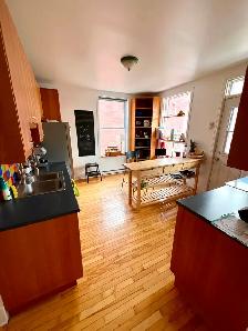 6½ Rosemont Gem, Spacious 3 Bedroom, fully equipped - Photo 5