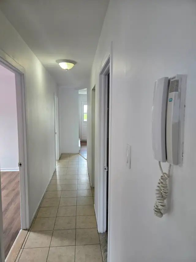 GRAND 4 1/2 À LOUER DANS LE QUARTIER ST-MICHEL