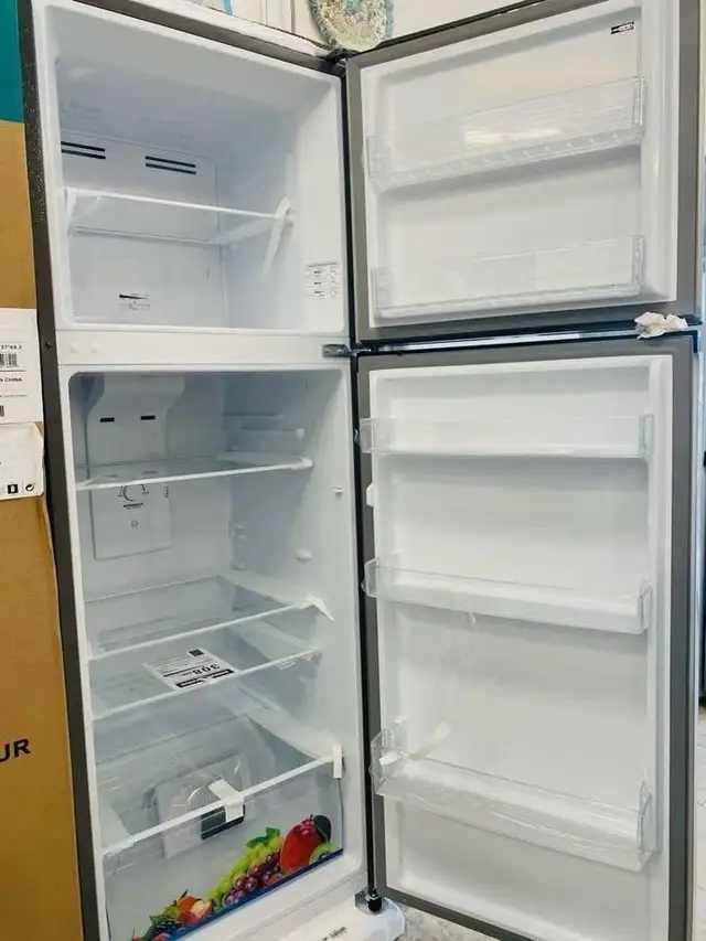 New Hisense Stainless 11.5 ft.³ ￼Fridge,