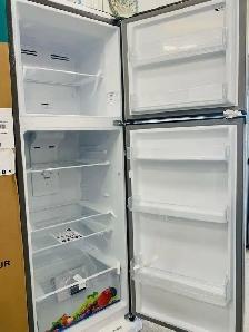 New Hisense Stainless 11.5 ft.³ ￼Fridge,