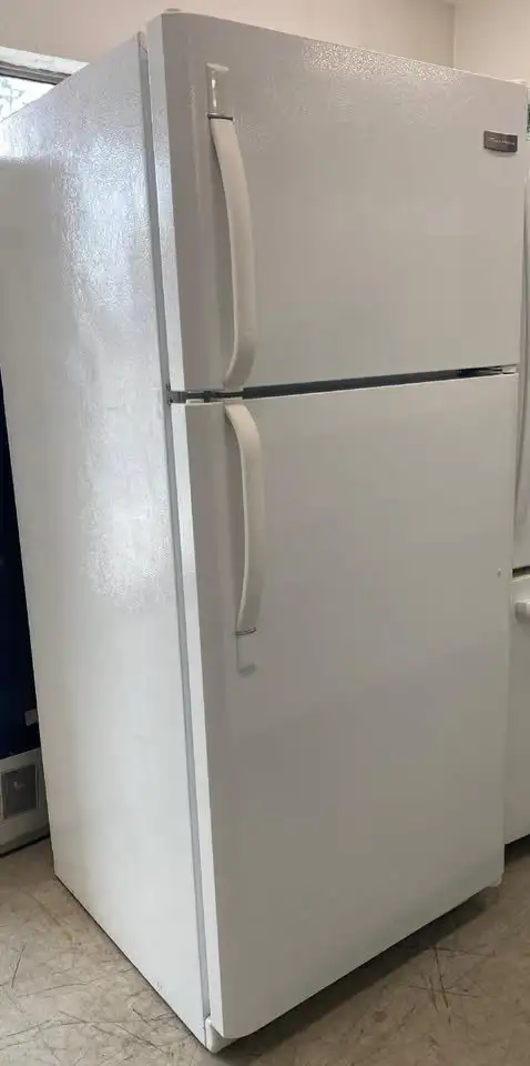 Frigidaire 18 ft.³ frost-Free fridge,