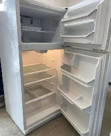 Frigidaire 18 ft.³ frost-Free fridge, - Photo 2