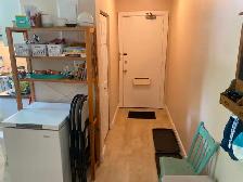 Bright 2bdrm APT- RENOVATED/SPACIOUS/SELF CONTAINED! - Photo 7