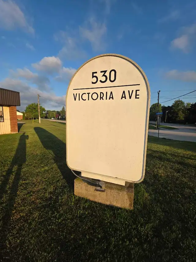 Commercial Office, Clinic, Studio for Rent 530 Victoria