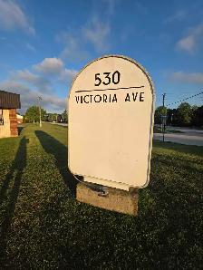 Commercial Office, Clinic, Studio for Rent 530 Victoria