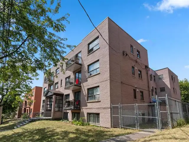 CDN  5.5 LARGE FRONT, STEPS FROM Univ. OF MONTREAL,METRO...