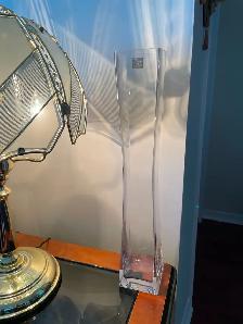 Beautiful  TALL Unique CONCAVED Square Clear Glass Vase, - Photo 3