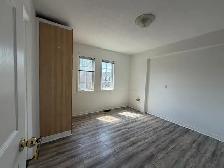 Student Room Rental with PRIVATE BATHROOM at York University - Photo 4