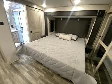 2023 KEYSTONE ALPINE 3912DS, DUAL SUITE, MULTI FAMILY - Photo 32