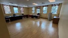 ESPACE DE BUREAU À LOUER / OFFICE SPACE FOR RENT