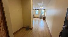ESPACE DE BUREAU À LOUER / OFFICE SPACE FOR RENT - Photo 8