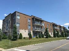 Superbe grand 3 1/2 style condo Ste-Foy Air Clim, Libre - Photo 2