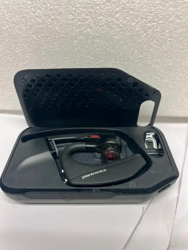 PLANTRONICS VOYAGER V5200 SERIES Bluetooth Headset